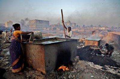 Workers Boiling Leather Wastes to Make Glue, at Hazaribagh Area, by the Side of the Buriganga River, in Dhaka, Bangladesh by Unbekannt Unbekannt